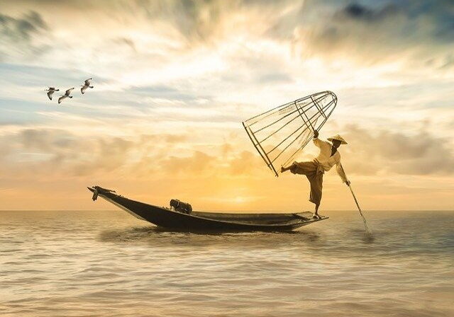 fisherman-2739115_640 OCCIDENTE APPESO A UN FILO